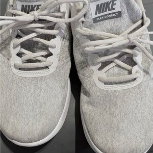 Nike Flex Contact Light Gray Sneakers
